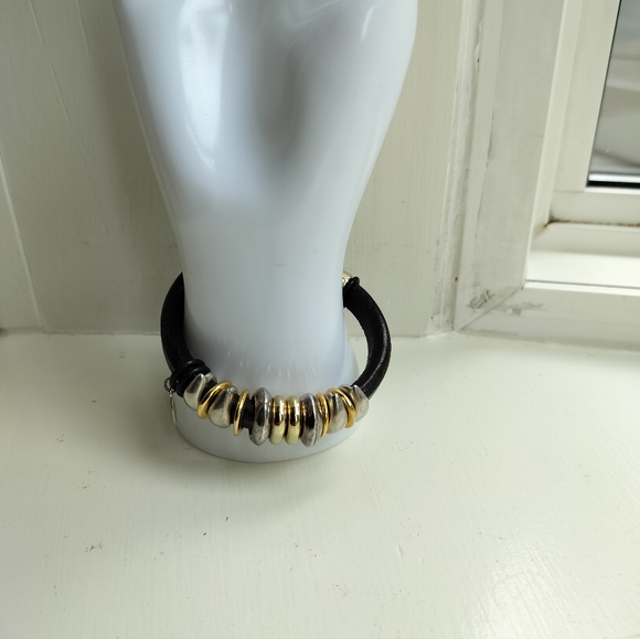 Jewels of the Vineyard Black Leather Magnetic Closure Bracelet Stags Leap - Picture 6 of 10